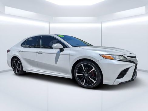 Used 2020 Toyota Camry XSE FWD image 1