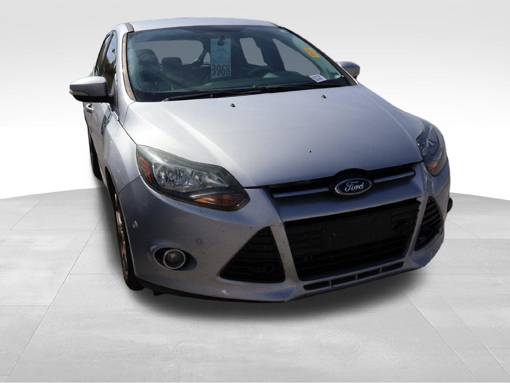 Used 2014 Ford Focus Titanium FWD image 9
