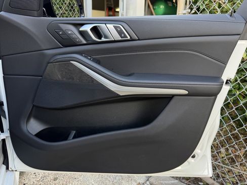 Used 2022 BMW X5 xDrive40i w/ M Sport Package image 21