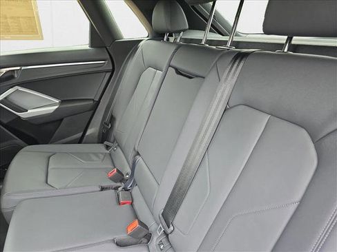 Used 2024 Audi Q3 2.0T Premium Plus w/ Premium Plus Package image 19