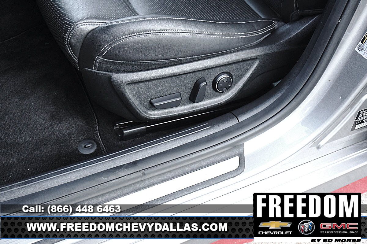 Used 2025 Genesis G70 2.5T RWD image 33