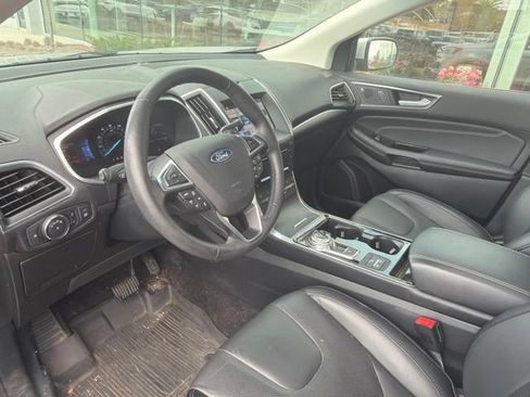 Used 2019 Ford Edge Titanium w/ Equipment Group 301A AWD/4WD image 6
