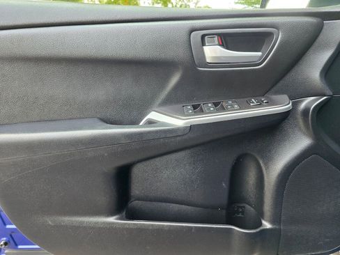 Used 2015 Toyota Camry SE image 24