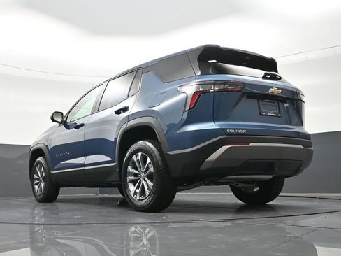 Used 2026 Chevrolet Equinox LT w/ Safety and Technology Package FWD image 29
