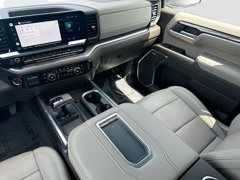 Used 2022 Chevrolet Silverado 1500 LTZ AWD/4WD image 29