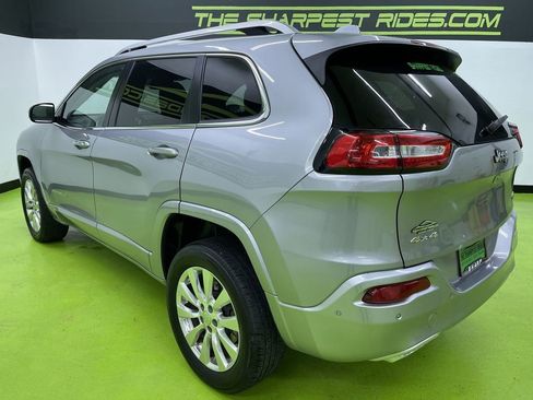 Used 2017 Jeep Cherokee Overland w/ Technology Group image 7