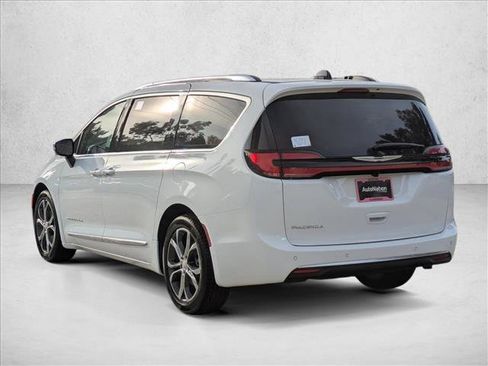 New 2026 Chrysler Pacifica Pinnacle FWD image 9