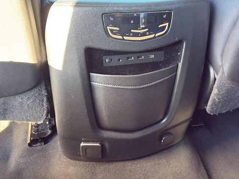 Used 2017 Cadillac Escalade ESV Luxury image 26