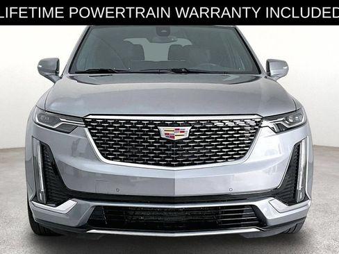 Used 2025 Cadillac XT6 Premium Luxury FWD image 4