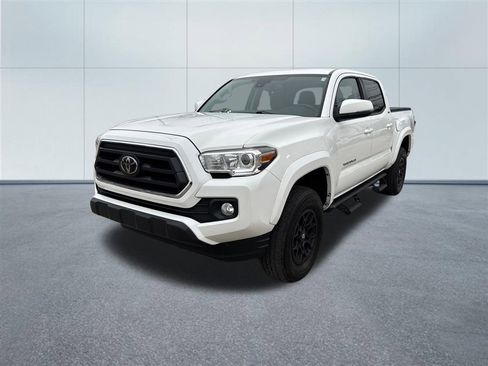 Used 2020 Toyota Tacoma SR5 image 2