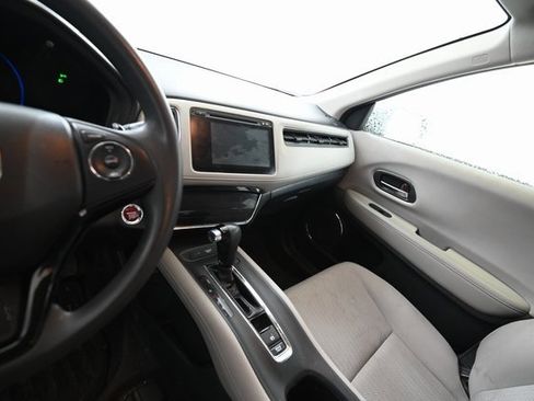 Used 2017 Honda HR-V EX image 6