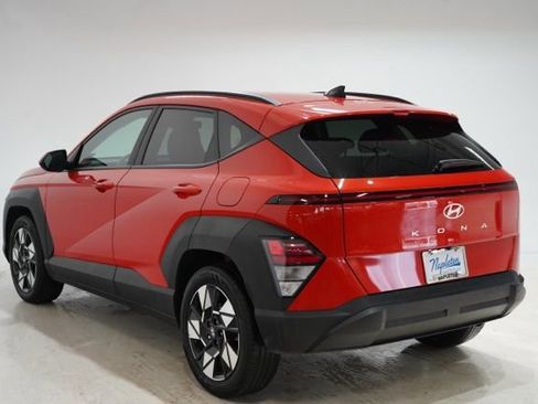 Used 2025 Hyundai Kona SEL FWD image 6