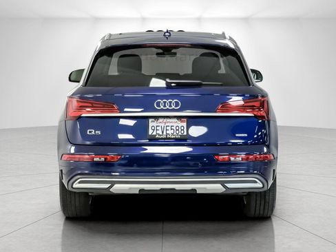 Used 2023 Audi Q5 Premium w/ Convenience Package image 4