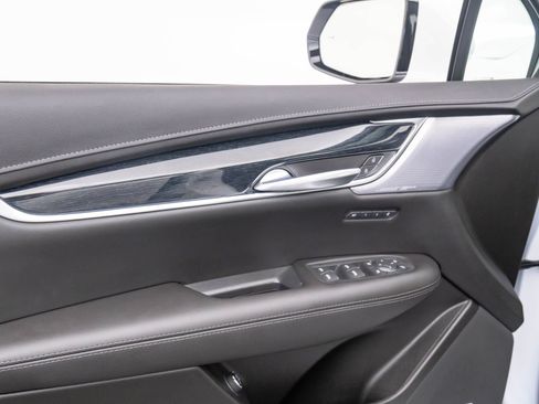 New 2025 Cadillac XT5 Premium Luxury image 13