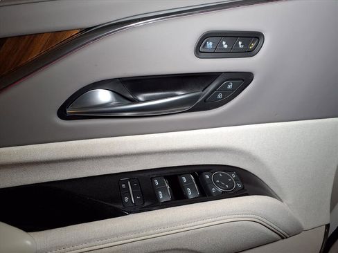 Certified 2024 Cadillac Escalade Premium Luxury Platinum image 17