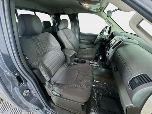 Used 2013 Nissan Frontier SV RWD image 19