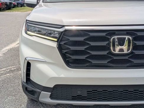Used 2024 Honda Pilot EX-L image 10