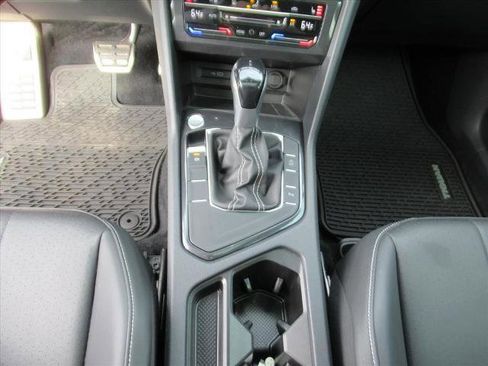 Used 2023 Volkswagen Tiguan SE R-Line image 24