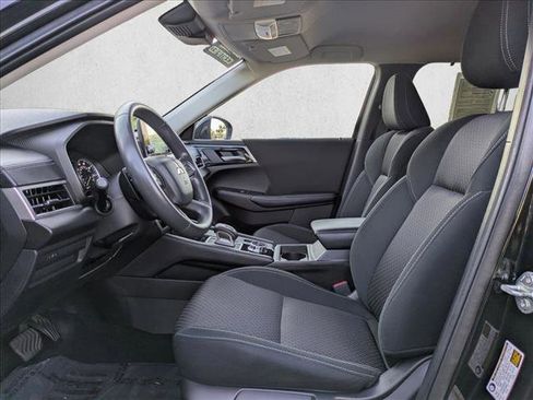 Used 2022 Mitsubishi Outlander ES image 15