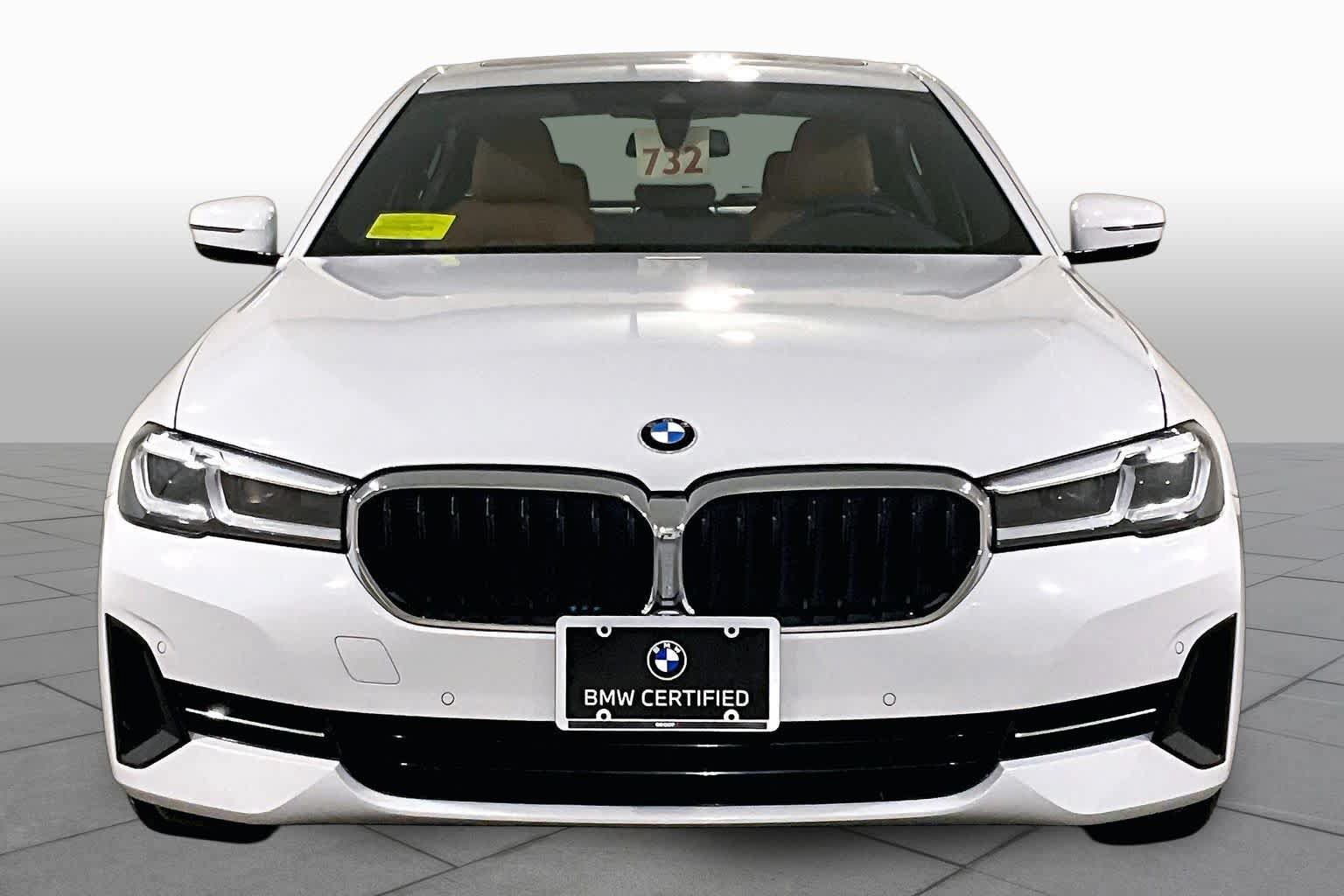 Used 2023 BMW 530i xDrive w/ Premium Package AWD/4WD image 3