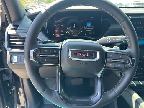 Used 2025 GMC Acadia AT4 AWD/4WD image 14