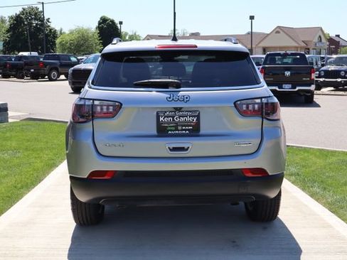 Used 2023 Jeep Compass Latitude AWD/4WD image 29