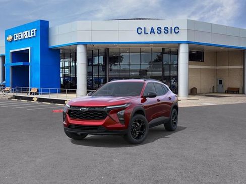 New 2026 Chevrolet Trax LT w/ Driver Confidence Package FWD image 8
