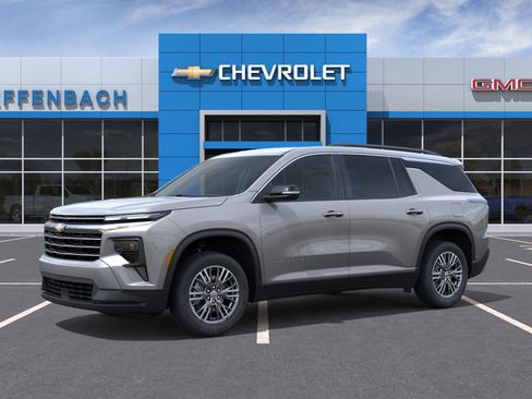 New 2026 Chevrolet Traverse LT w/ Driver Confidence Package image 2