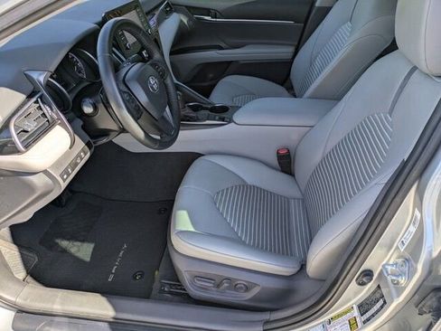 Used 2021 Toyota Camry SE w/ Convenience Package image 10