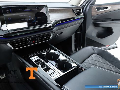 Used 2024 Volkswagen Atlas SEL Premium R-Line AWD/4WD image 23
