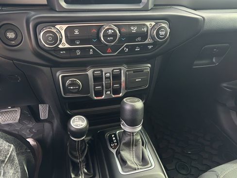 Used 2021 Jeep Wrangler Unlimited Sahara image 14