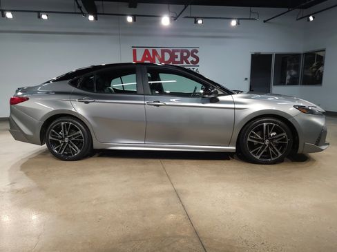 Used 2025 Toyota Camry XSE FWD image 8