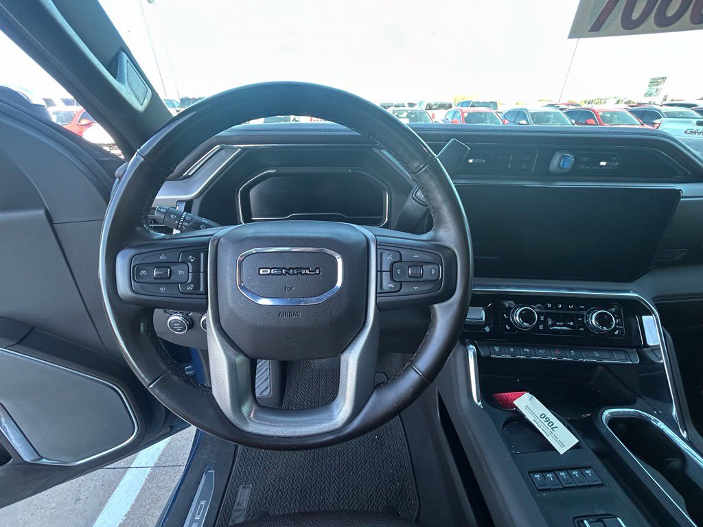 Used 2025 GMC Sierra 2500 Denali w/ Denali Reserve Package AWD/4WD image 10