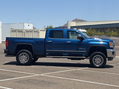 Used 2018 GMC Sierra 3500 SLT AWD/4WD image 3