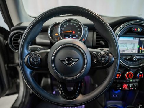 Used 2020 MINI Cooper 2-Door Hardtop FWD image 26