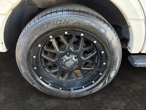 Used 2015 Ford Expedition Platinum AWD/4WD image 40