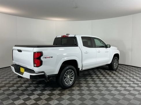 Used 2024 Chevrolet Colorado LT w/ LT Convenience Package III AWD/4WD image 4