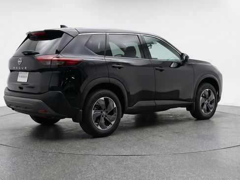 Used 2025 Nissan Rogue SV image 9