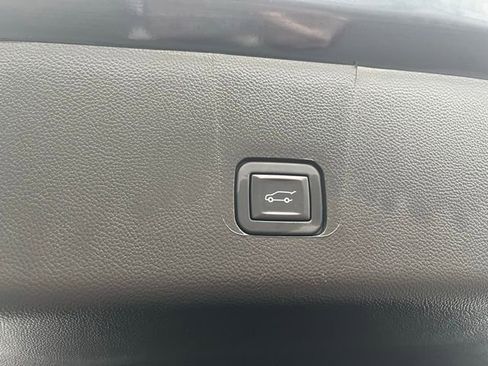 Used 2023 Chevrolet Traverse Premier w/ Redline Edition image 44