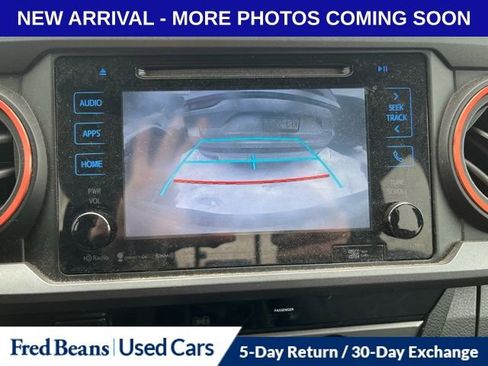 Used 2016 Toyota Tacoma TRD Sport w/ Towing Package image 12