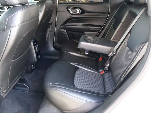 Used 2024 Jeep Compass Latitude w/ Altitude Special Edition image 17