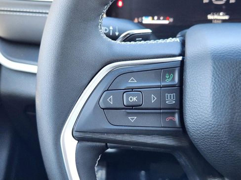 New 2025 Jeep Grand Cherokee L Altitude image 24