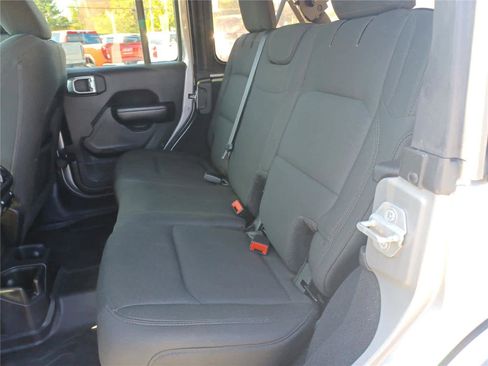 Used 2019 Jeep Wrangler Unlimited Sport S image 17