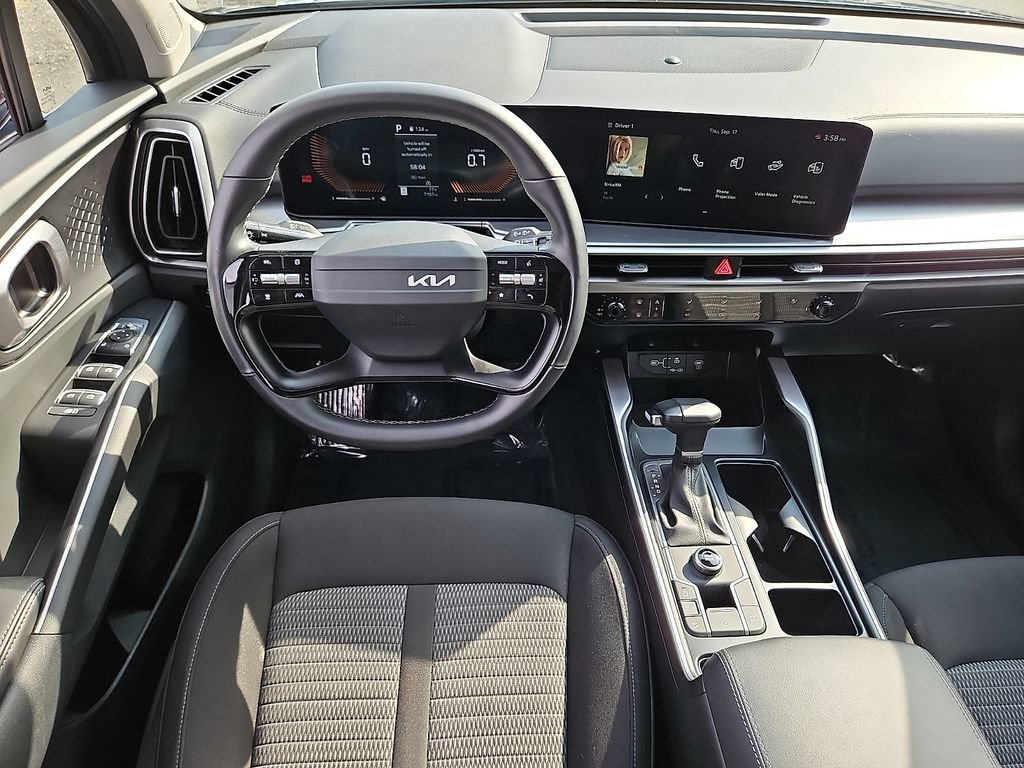 Certified 2026 Kia Sorento LX FWD image 11