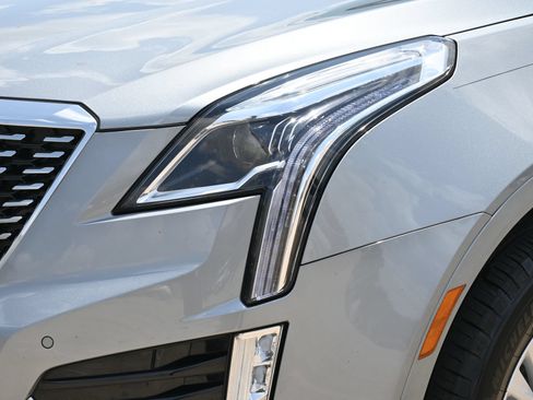 Used 2025 Cadillac XT5 Luxury w/ LPO, Floor Liner Package FWD image 28