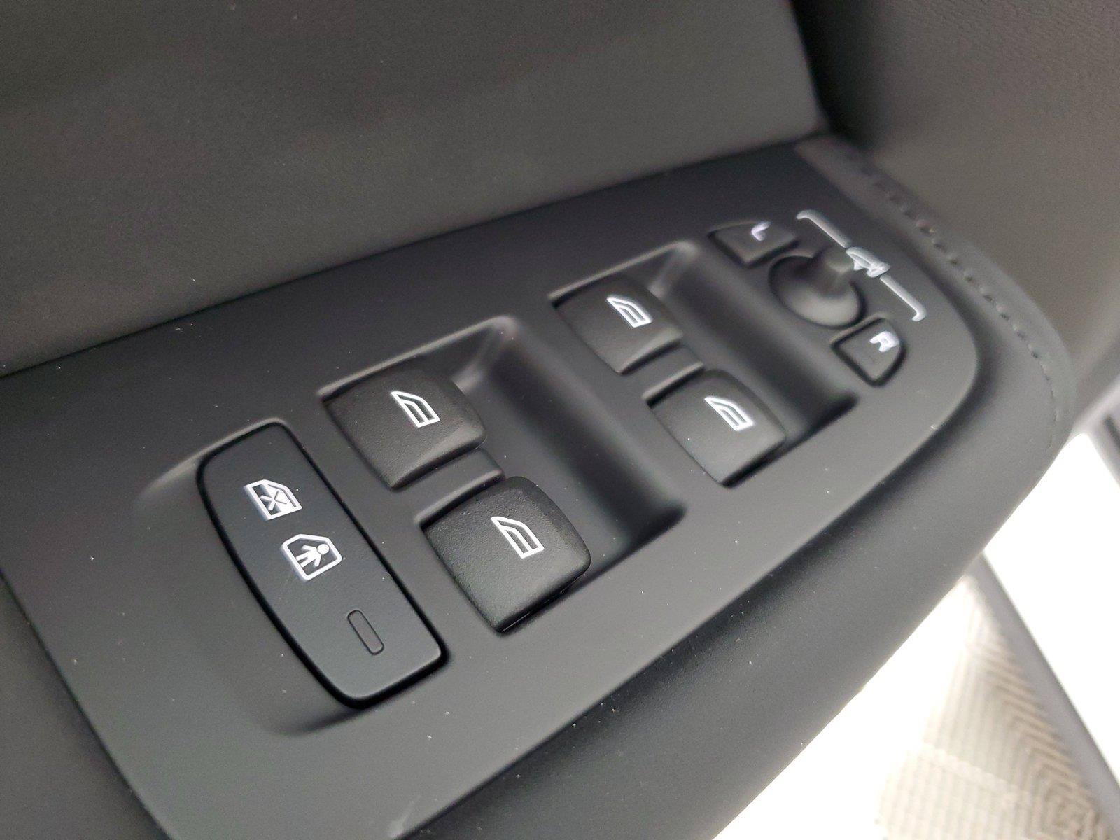 Used 2026 Volvo XC60 B5 Core w/ Climate Package AWD/4WD image 20