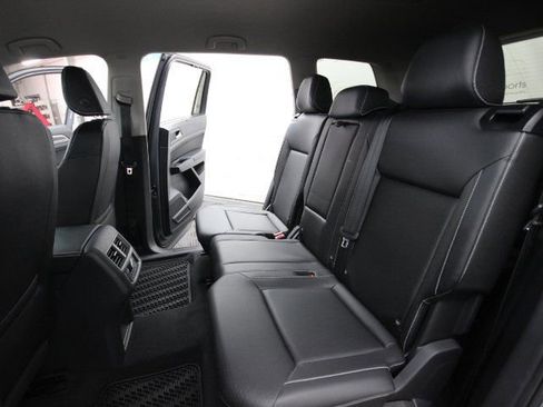 Used 2021 Volkswagen Atlas SE w/ Towing Package image 28