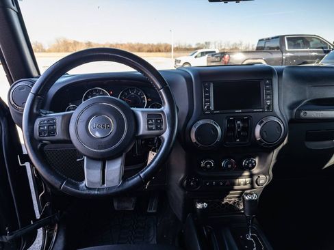 Used 2017 Jeep Wrangler Unlimited Sport image 6