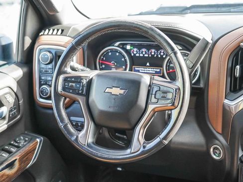 Used 2022 Chevrolet Silverado 2500 High Country w/ Safety Package II image 17