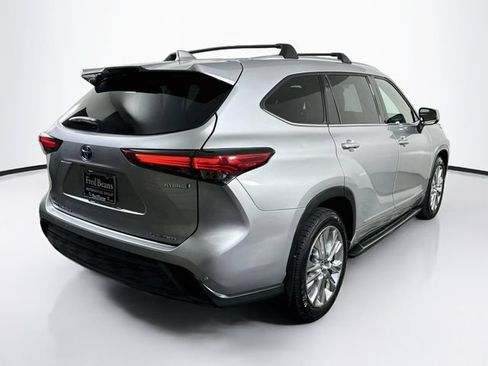 Used 2023 Toyota Highlander Limited AWD/4WD image 9